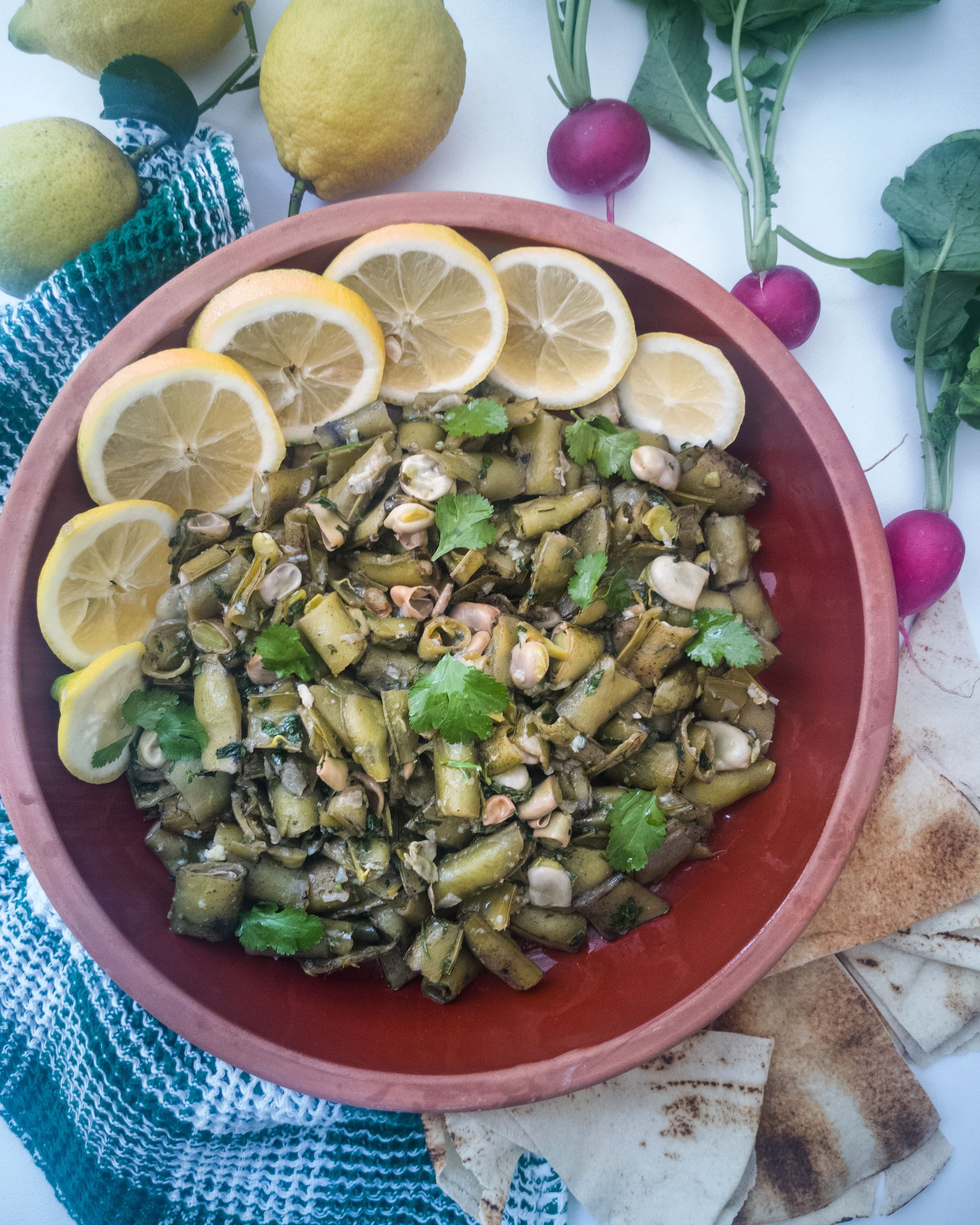 صورة وصفة فول أخضر بالزيت 