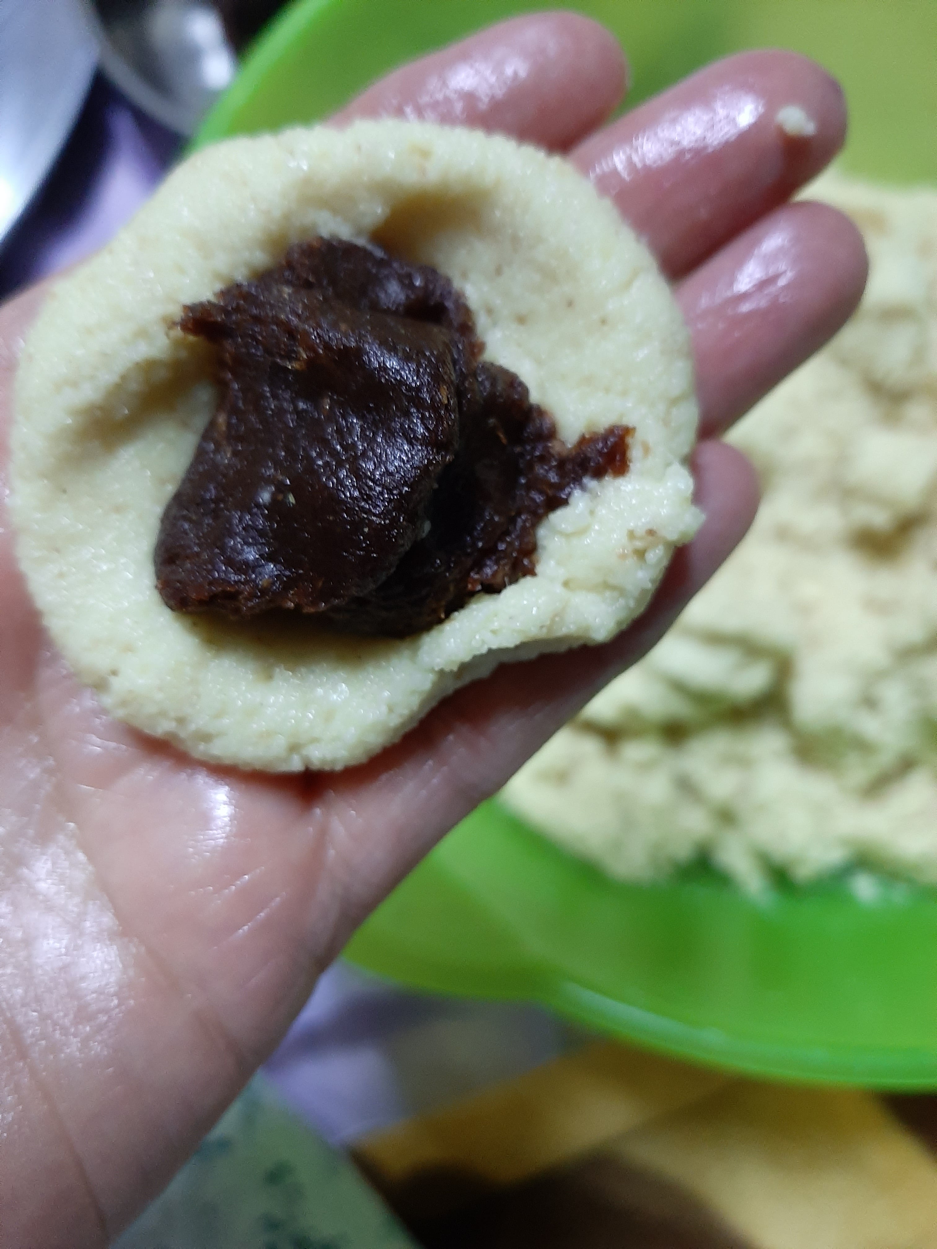 كعك بتمر وفستق حلبي